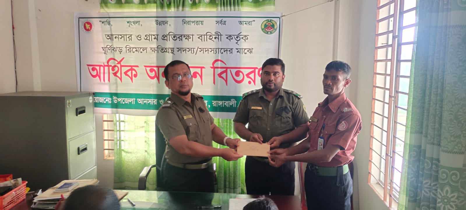 রাঙ্গাবালীতে আনসার ও ভিডিপি কর্মকর্তা জাকিরের মানবিক দৃষ্টান্ত
