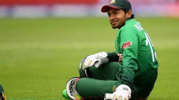 হঠাৎই মুশফিকের অবসর ঘোষণা