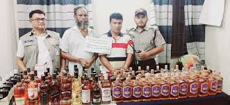 সাবেক সচিবের গাড়িতে মদের চালান, আটক ২
