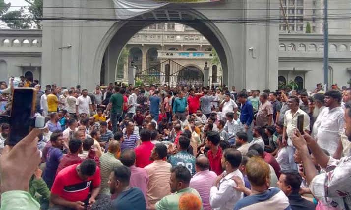 ইশরাককে মেয়র ঘোষণার দাবিতে নগর ভবনে তালা