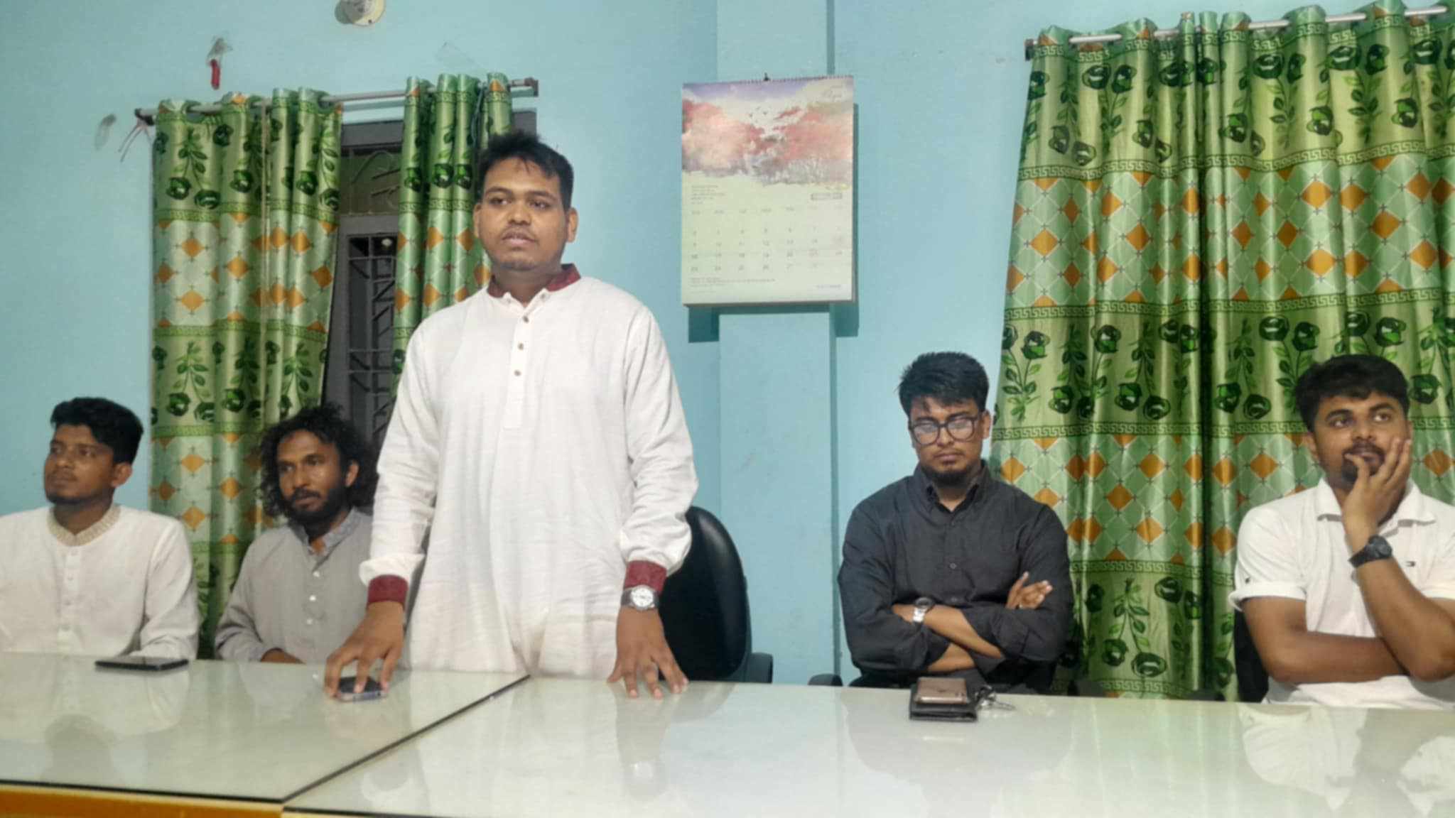 বেলকুচিতে সাংবাদিকের সাথে এনসিপি নেতা মাহিন সরকারের মতবিনিময়