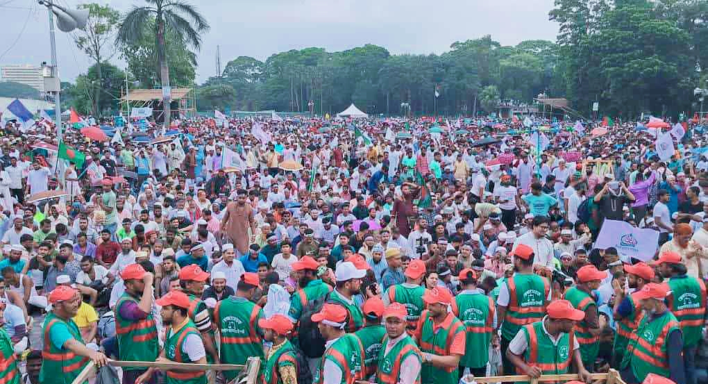 জামায়াতের সমাবেশের আগেই সোহরাওয়ার্দী উদ্যানে জনসমুদ্র