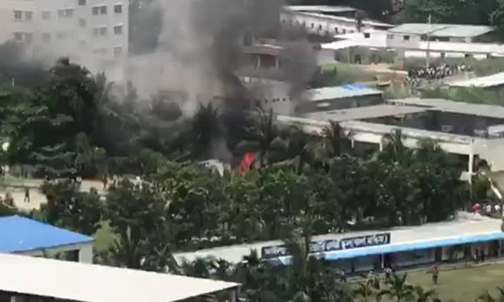 উত্তরা মাইলস্টোন কলেজ ক্যাম্পাসে প্রশিক্ষণ বিমান বিধ্বস্ত