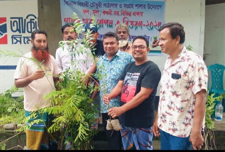 সিংড়ায় ৫০০ গাছের চারা রোপণ