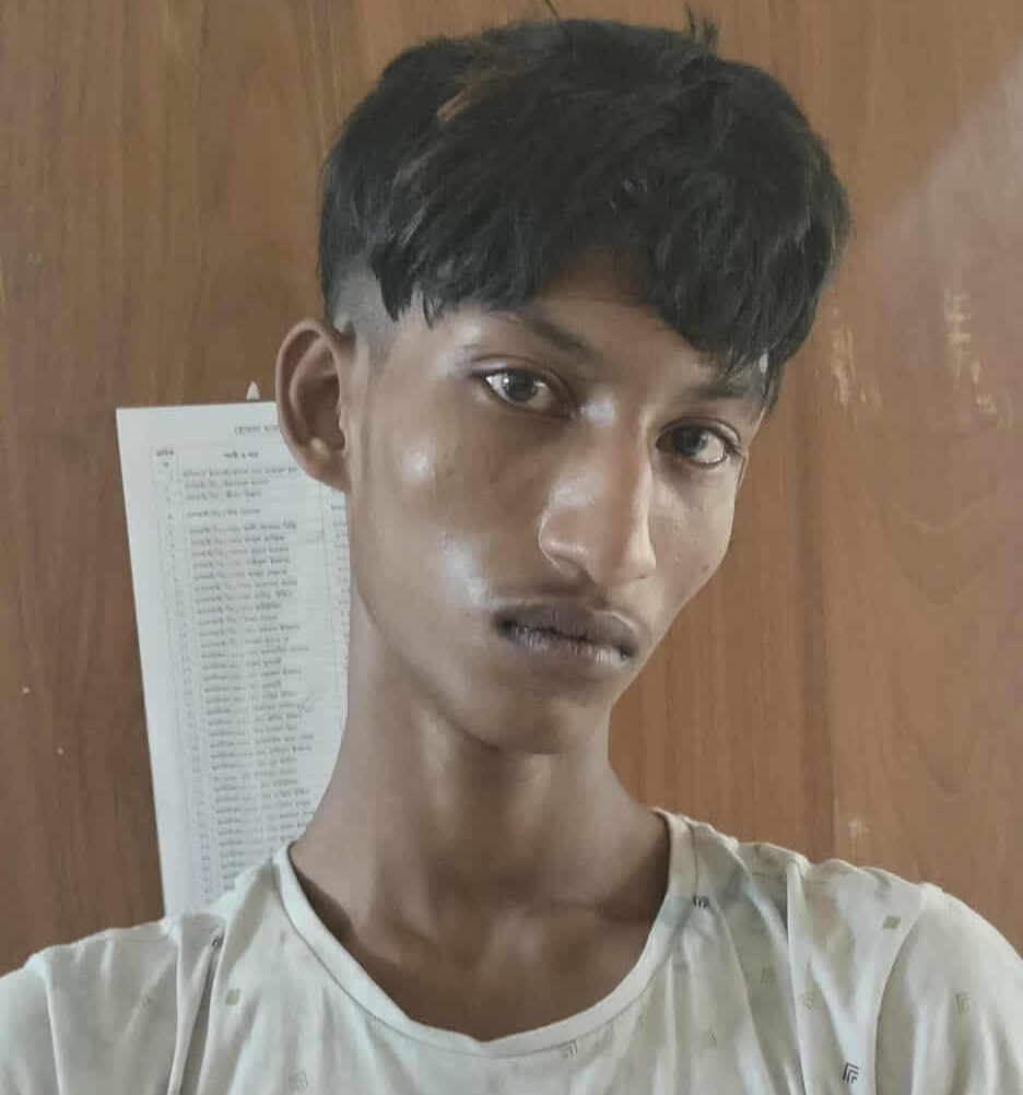 হোমনায় ১ কেজি গাঁজাসহ মাদক কারবারি আটক