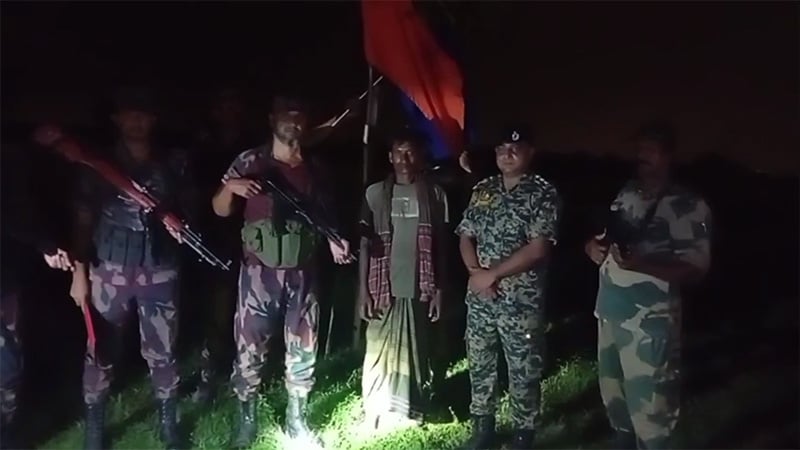 বাংলাদেশিকে ফেরত দিল বিএসএফ
