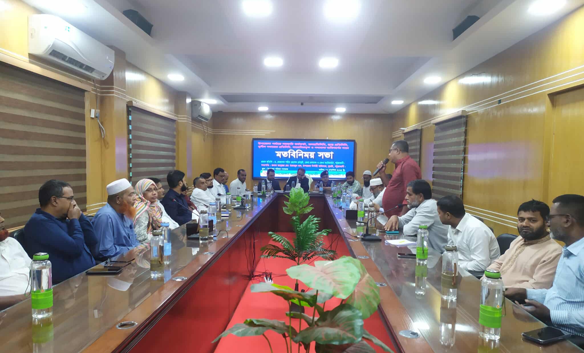 নবাগত জেলা প্রশাসকের সাথে দুমকিতে মতবিনিময় সভা