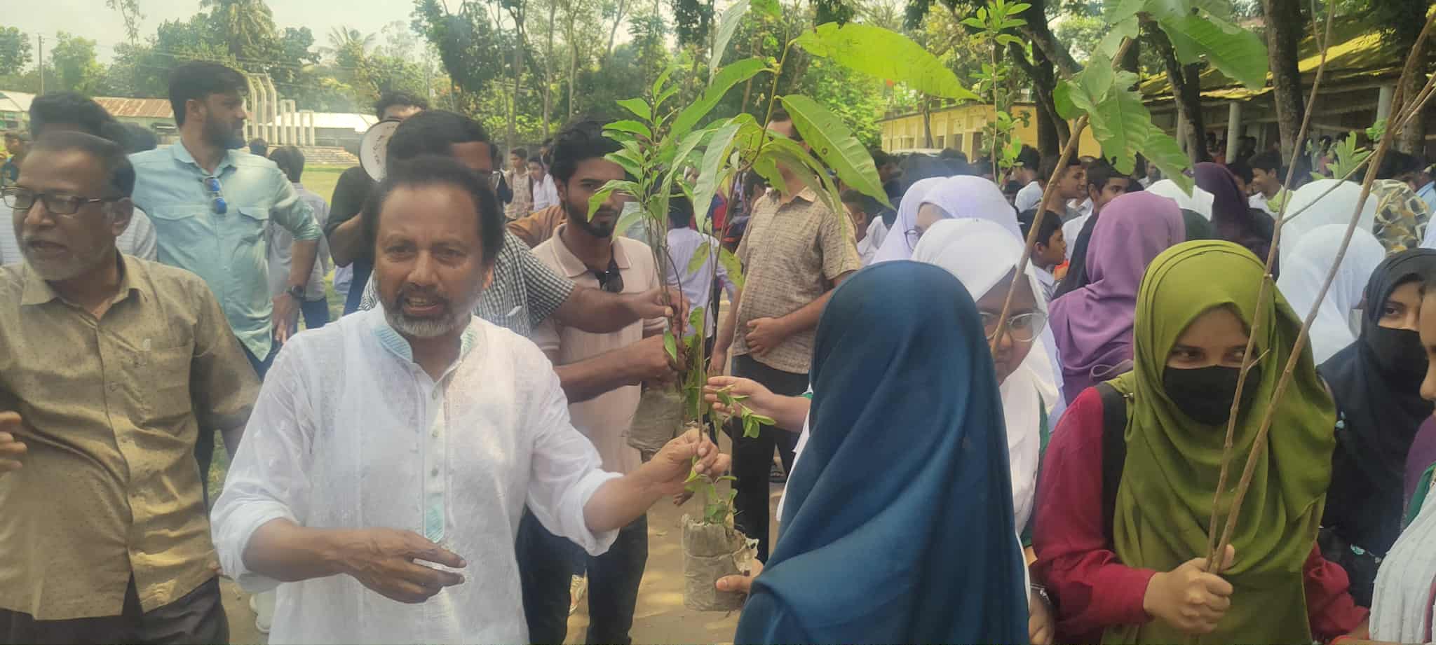 জুলাই ২৪ গণঅভ্যুত্থানে শহিদদের স্মরণে হাটিকুমুরুলে  এবং ধানগড়ায় বৃক্ষ রোপণ