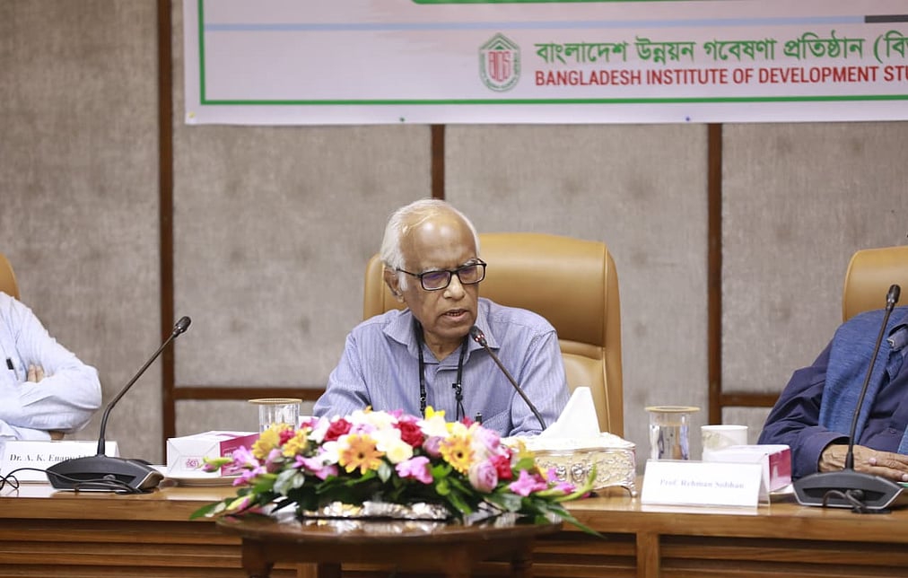 আমলারা পিছন থেকে সমস্যা তৈরি করছে: পরিকল্পনা উপদেষ্টা