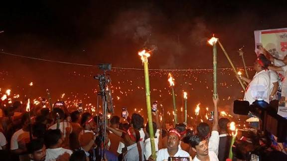 ১০৫ কিলোমিটার জুড়ে মশাল প্রজ্বলন, উত্তাল তিস্তা পাড়