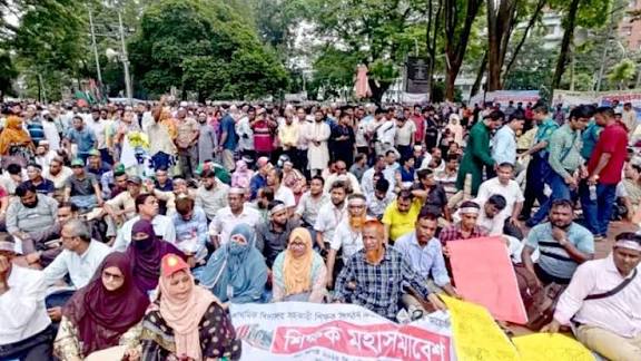 আশ্বাসে সরকারি প্রাথমিক সহকারী শিক্ষকদের অনশন কর্মসূচি স্থগিত