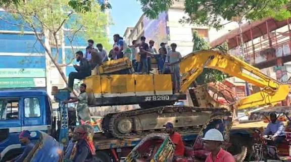 ধানমন্ডি ৩২ নম্বরে ফের বুলডোজার