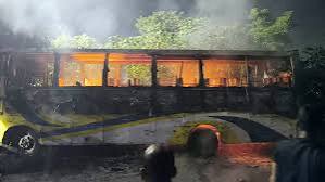 শেখ হাসিনার রায় ঘিরে রাতে বিভিন্ন জায়গায় ককটেল, বাসে আগুন