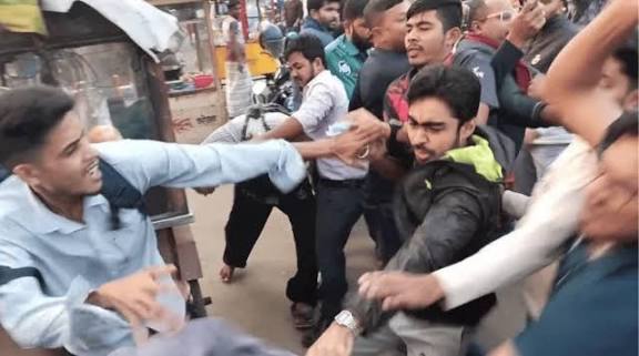 নাস্তিক বাউল আবুল সরকারের মুক্তির দাবিতে খুলনায় মানববন্ধনে হামলা, মারধর