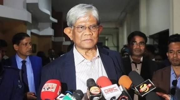 চ্যালেঞ্জ হলেও নির্বাচন-গণভোট একদিনে হওয়া উচিত: অর্থ উপদেষ্টা