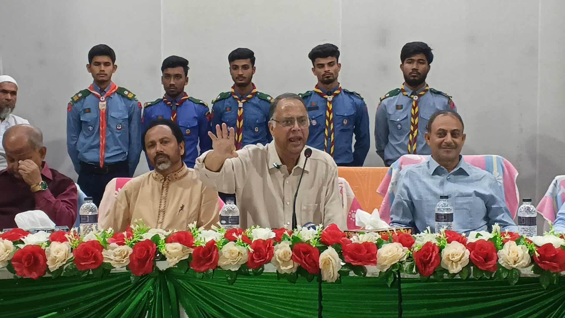 সিরাজগঞ্জ সরকারি কলেজের শিক্ষক-শিক্ষার্থীদের সাথে মতবিনিময় করলেন ইকবাল হাসান মাহমুদ টুকু
