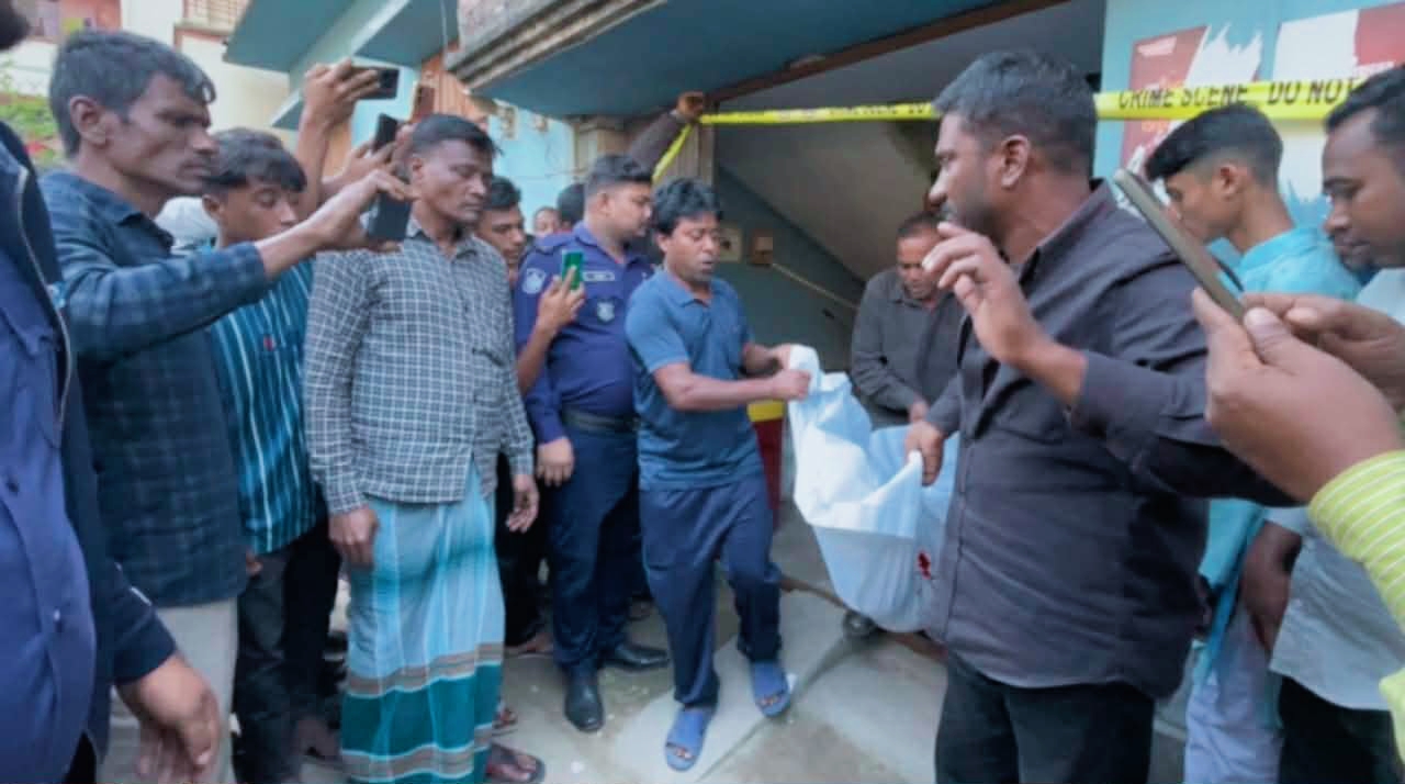 রাজারহাটে নৈশপ্রহরীকে হত্যা, ৩৫ লক্ষ টাকা লুট