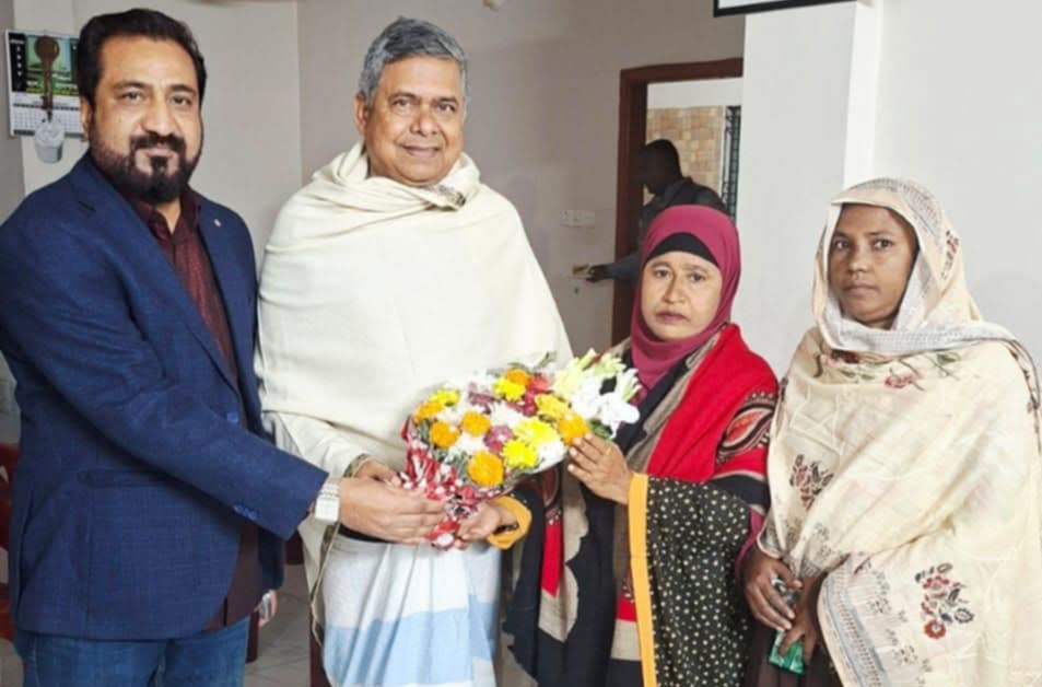 বিএনপিতে যোগ দিলেন শ্রীপুরের মহিলা কাউন্সিলর নাজমা বেগম
