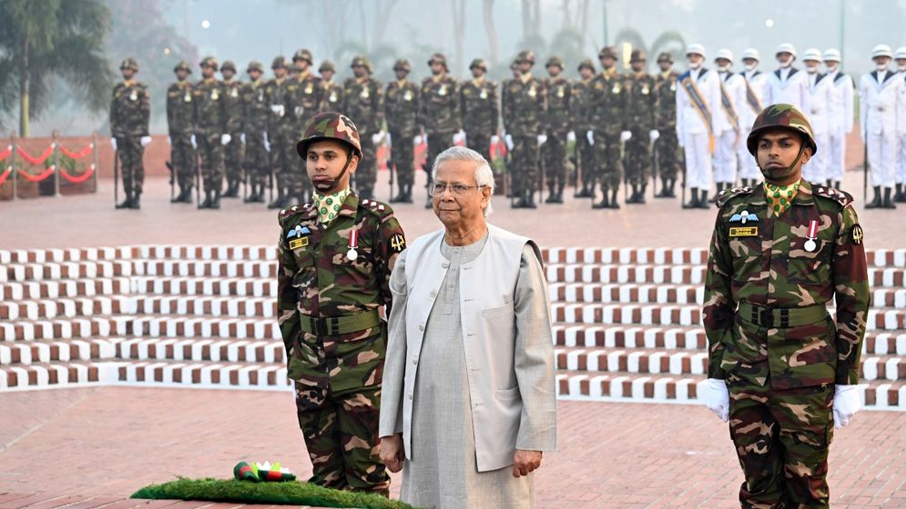 জাতীয় স্মৃতিসৌধে শহীদদের প্রতি রাষ্ট্রপতি ও প্রধান উপদেষ্টার শ্রদ্ধা