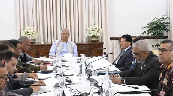 যেকোনো মূল্যে আইনশৃঙ্খলা পরিস্থিতি স্বাভাবিক রাখতে হবে: ড.ইুনূস