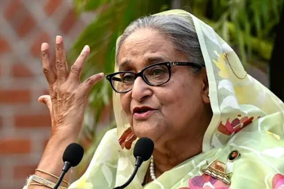 শেখ হাসিনার দপ্তর ও বাসার আড়াই কোটি টাকার খাবারের বিল বাকি