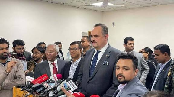 পক্ষ নেবে না যুক্তরাষ্ট্র, নির্বাচিত যেকোনো সরকারের সঙ্গে কাজ করতে প্রস্তুত: মার্কিন রাষ্ট্রদূত