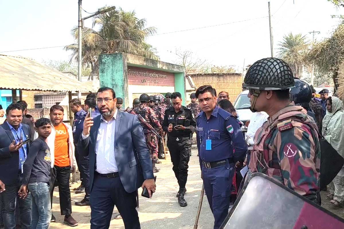 মেহেরপুরের ৪ কেন্দ্রে জামায়াত-বিএনপির সংঘর্ষে আহত ১৭, আটক ১