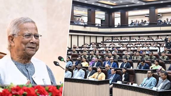 নিজ কার্যালয়ে বিদায়ী ভাষণ দিলেন প্রধান উপদেষ্টা