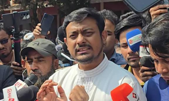 ড. ইউনূস একটি জালেমকে বাংলাদেশে নিয়ে এসেছেন: নাসীরুদ্দীন পাটওয়ারী