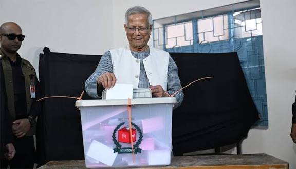 ভোট দিলেন প্রধান উপদেষ্টা