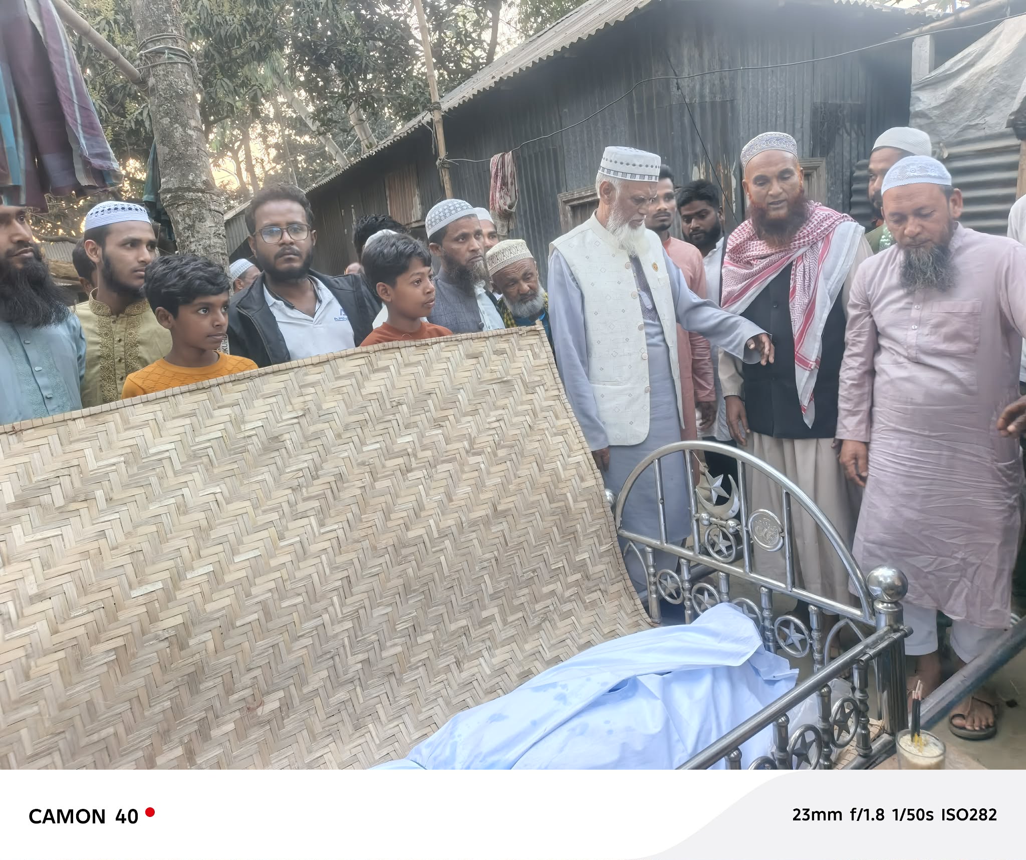 টাঙ্গাইলে ত্রীমুখী সংঘর্ষে প্রাণ গেল দু’জনের