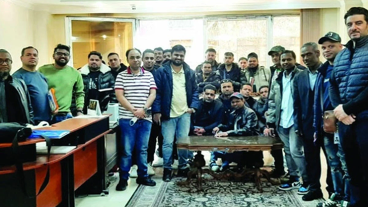 ইরানে আটকে পড়া ১৮৬ বাংলাদেশি ঢাকার পথে