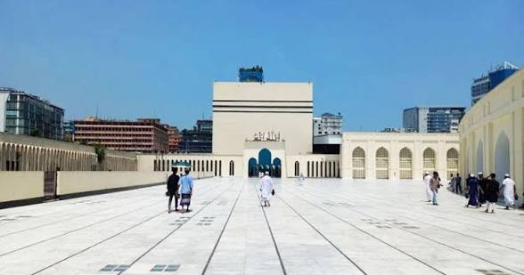 বায়তুল মোকাররমে ঈদের ৫ জামাত: ইমামতি করবেন যারা