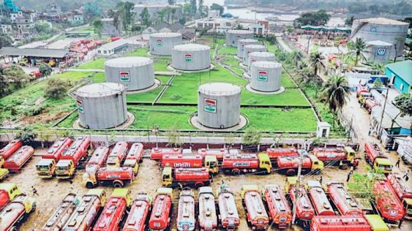 খুলনাসহ ১৫ জেলায় পাম্প ও ট্যাংক লরিতে তেল নেওয়া বন্ধ