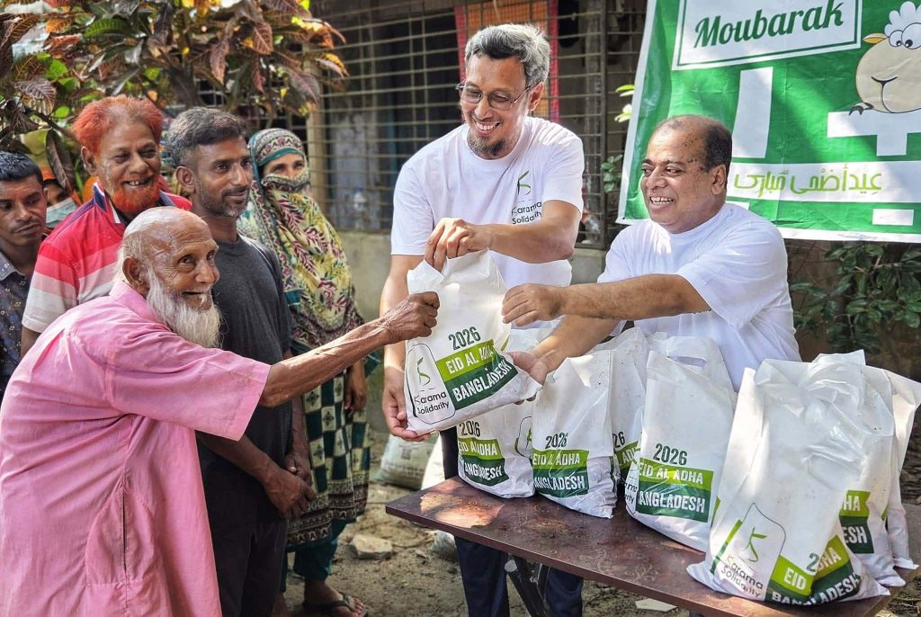 সিরাজগঞ্জে ঈদ উপলক্ষ্যে “সোশাল এইড”এর ব্যবস্থাপনায় কোরবানির গোশত বিতরণ