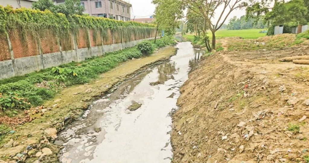শ্রীপুরে জিয়ার স্মৃতিবিজড়িত চৌক্কার খাল খনন কাজে লুট-পাটের অভিযোগ