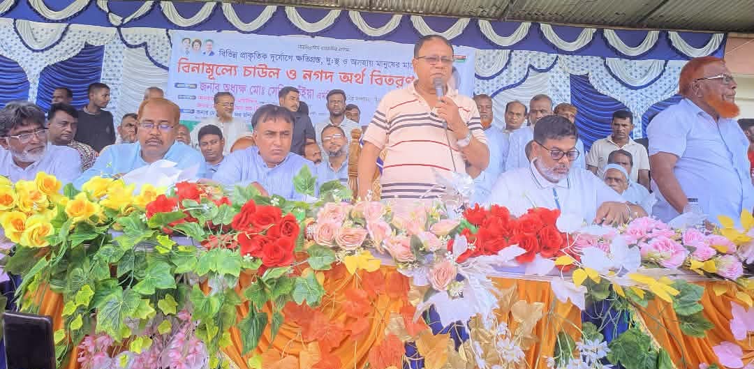 হোমনায় গরীব-অসহায়, দুঃস্থদের মাঝে চাল ও নগদ অর্থ বিতরণ করলেন এমপি সেলিম ভূঁইয়া