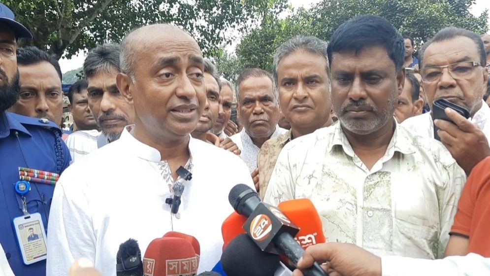 মজুতদারির সর্বোচ্চ শাস্তি মৃ’ত্যু’দণ্ড, তাই ভেবেচিন্তে মজুদ করবেন: আইনমন্ত্রী