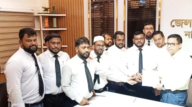 একসঙ্গে জামায়াতপন্থি ৭ আইন কর্মকর্তার পদত্যাগ, কারণ কী