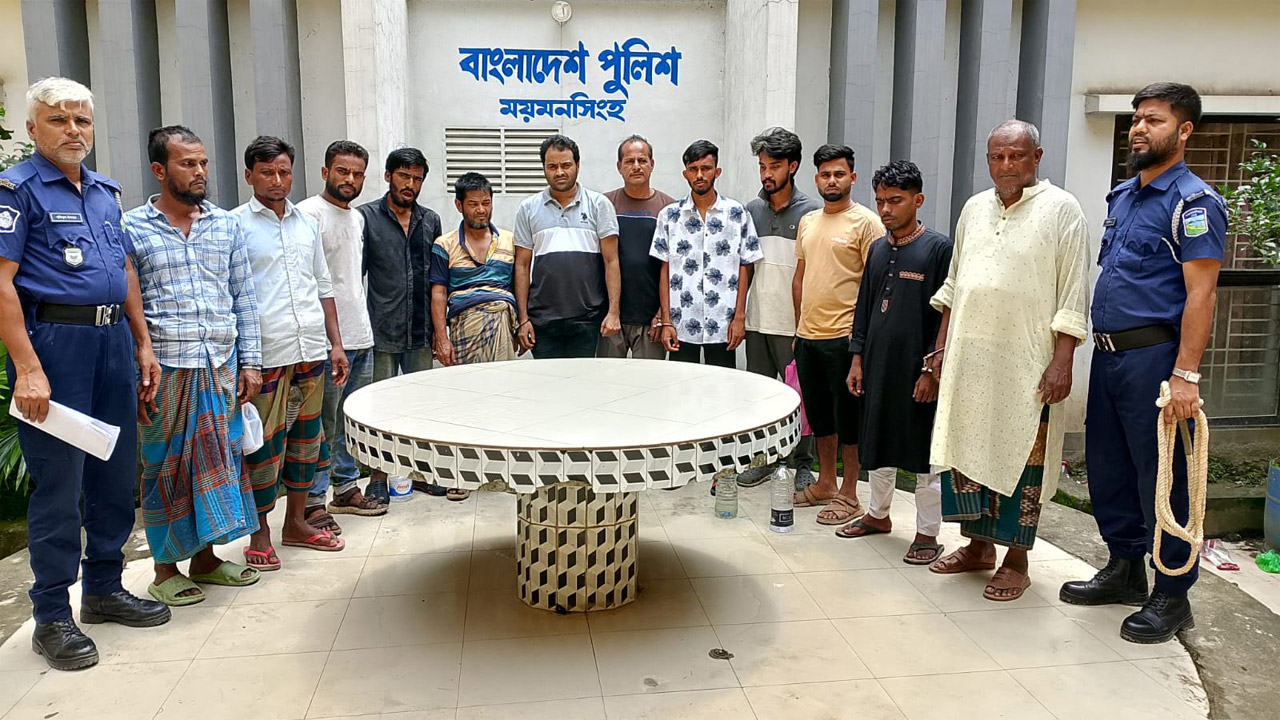যুবলীগের মিছিল: ময়মনসিংহে এক ফাঁড়ির ২৭ পুলিশকে অন্য থানায় বদলি