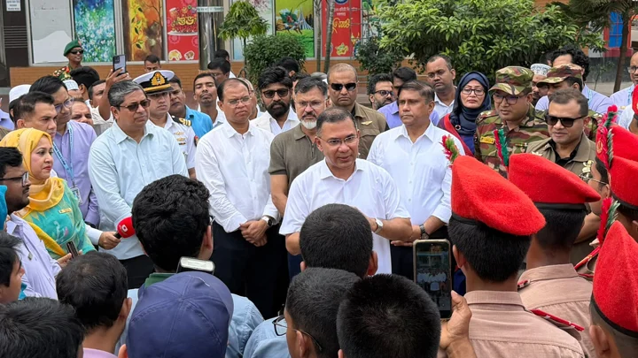 সাড়ে চার ঘণ্টায় রাজধানীর ১৩ স্পট পরিদর্শনে প্রধানমন্ত্রী